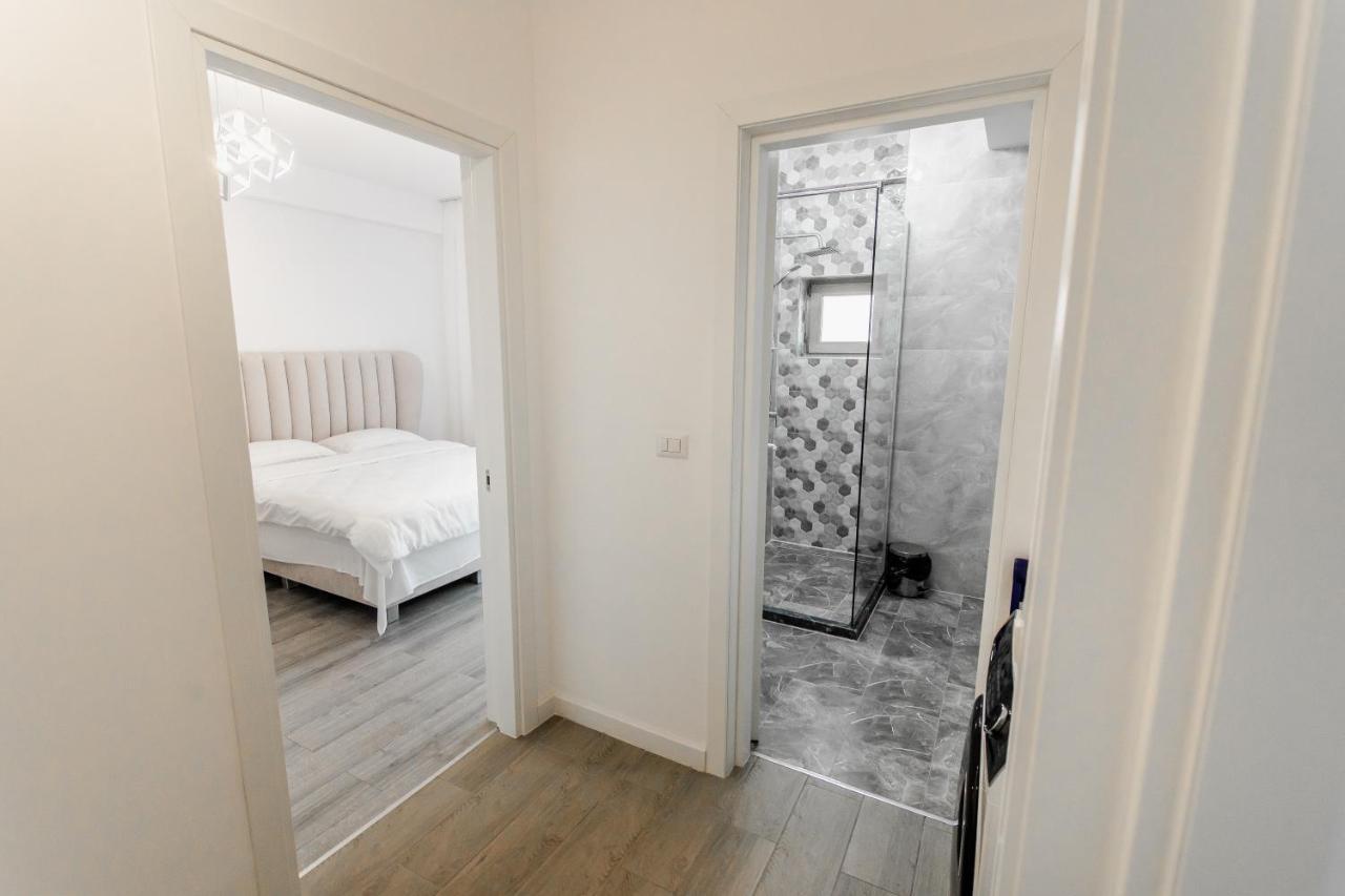Samplus Central Apartment Craiova Buitenkant foto