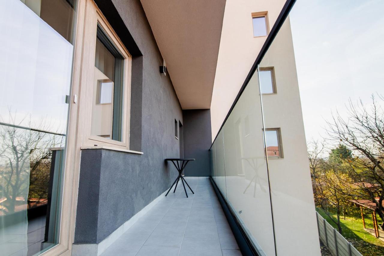 Samplus Central Apartment Craiova Buitenkant foto