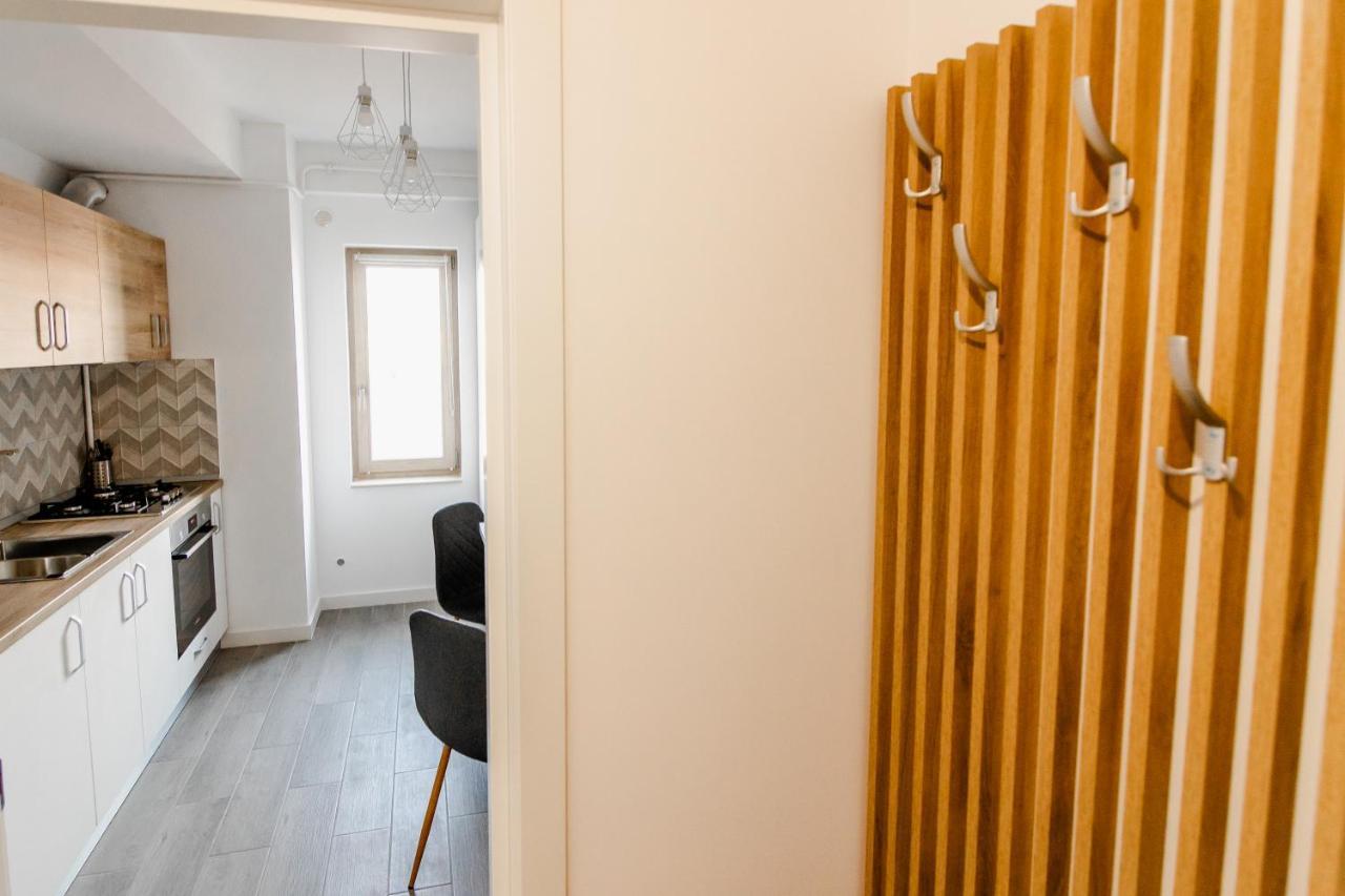 Samplus Central Apartment Craiova Buitenkant foto